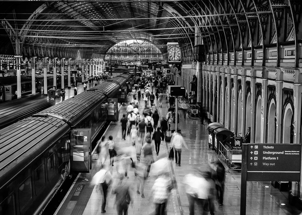 Paddington - rush hour (B&amp;W)